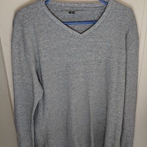 Uniqlo Long Sleeve V-Neck Shirt/Sweater